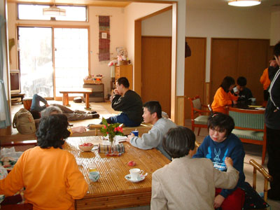 それぞれが自由に時間を過ごしてします。