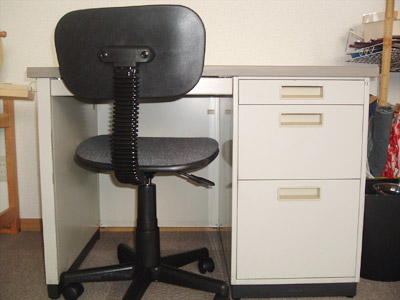 事務机、事務椅子
