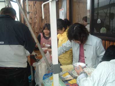 新しい出展物です、とっぽぎ 屋外の展示風景1